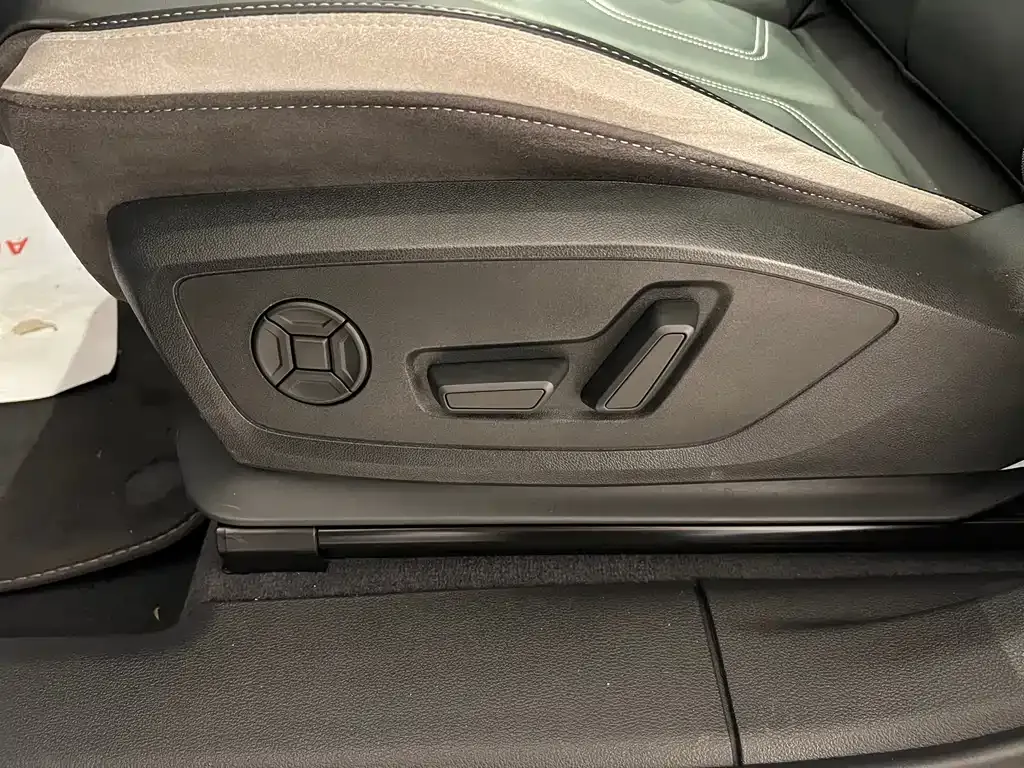 Audi Q3 2024 из CN, фото 10