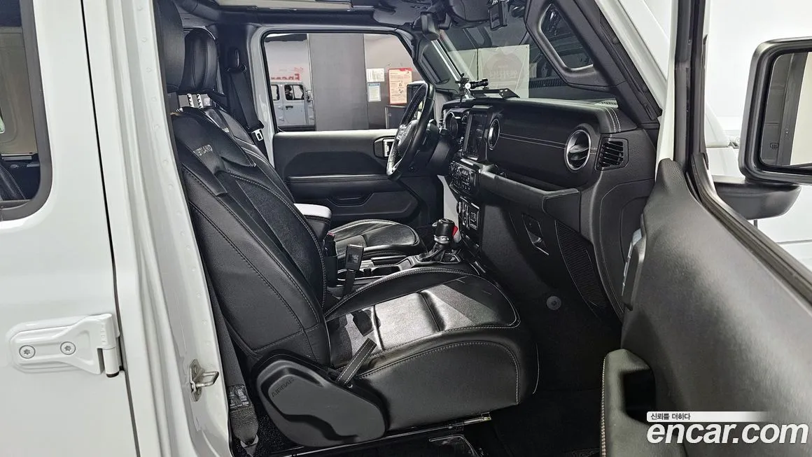 Jeep Wrangler 2023 из KR, фото 10