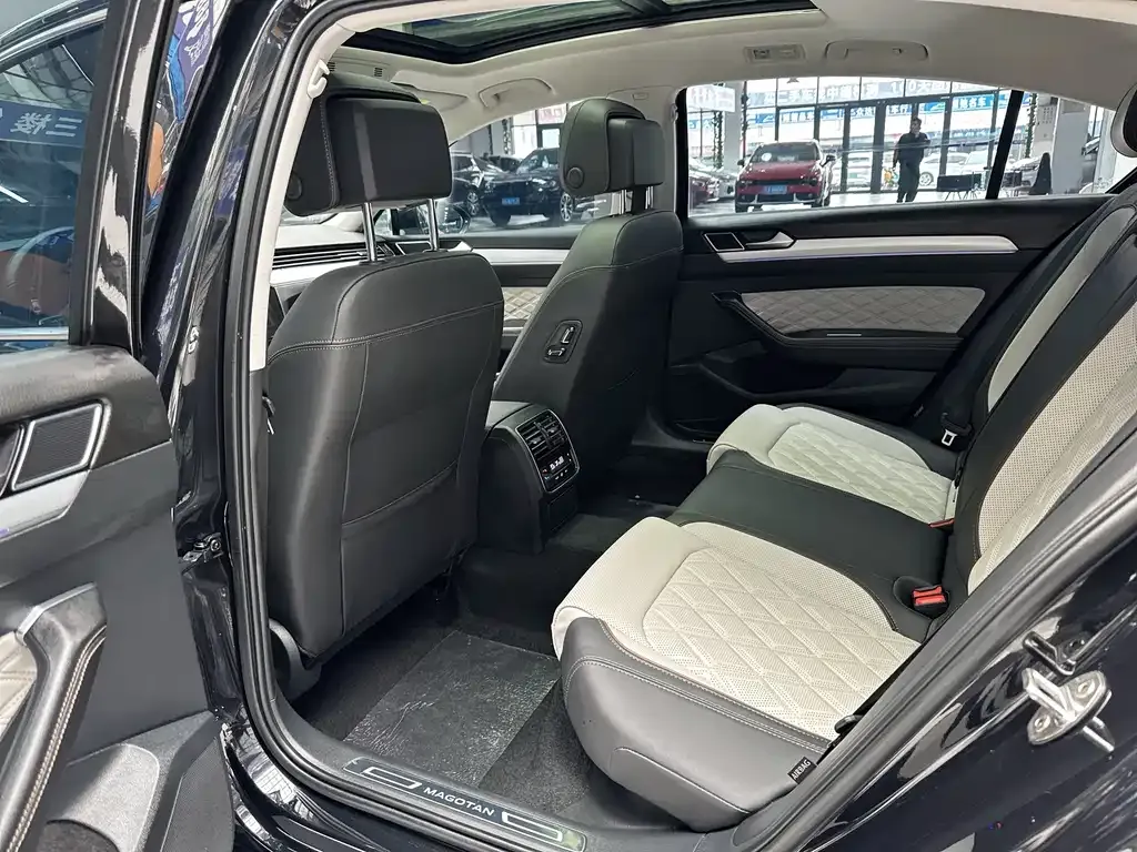 Volkswagen Magotan 2023 из CN, фото 7