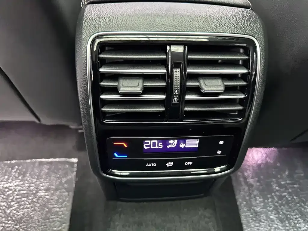 Volkswagen Magotan 2023 из CN, фото 8