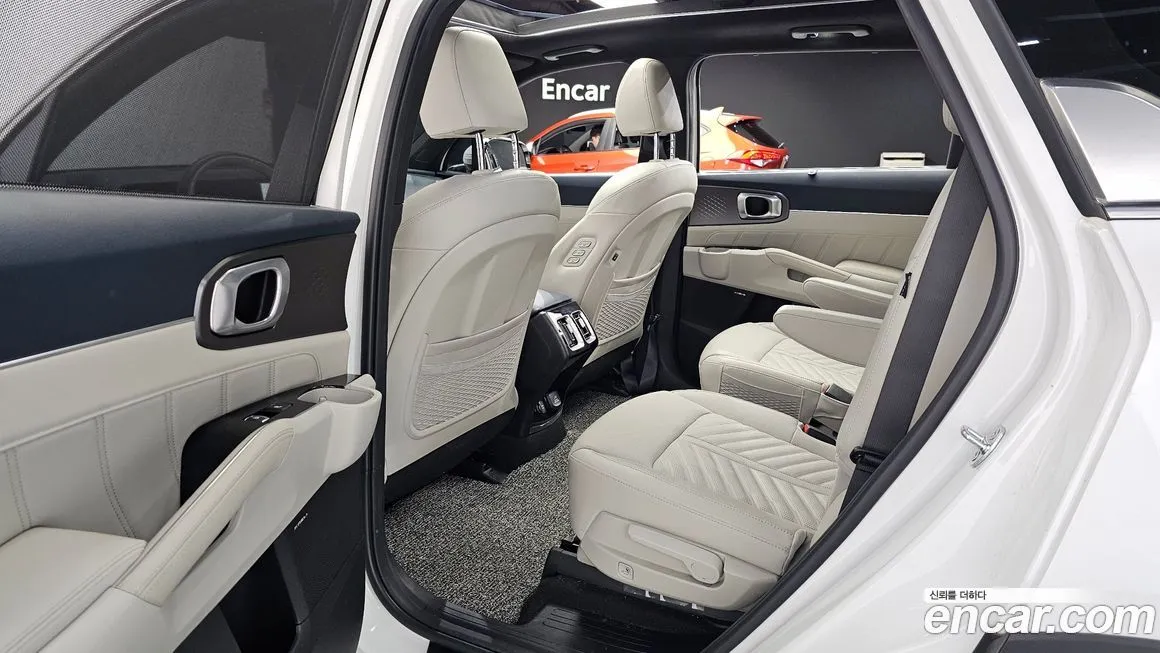Kia Sorento — фото 10