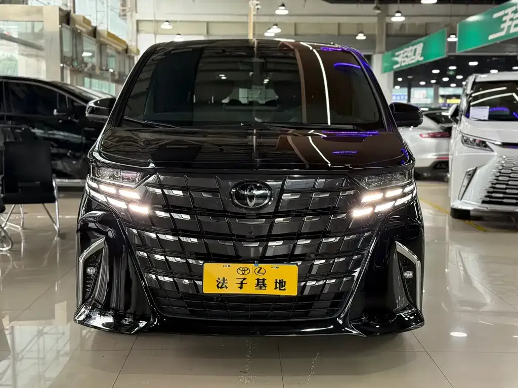 Toyota Alphard 2023 из CN, фото 2