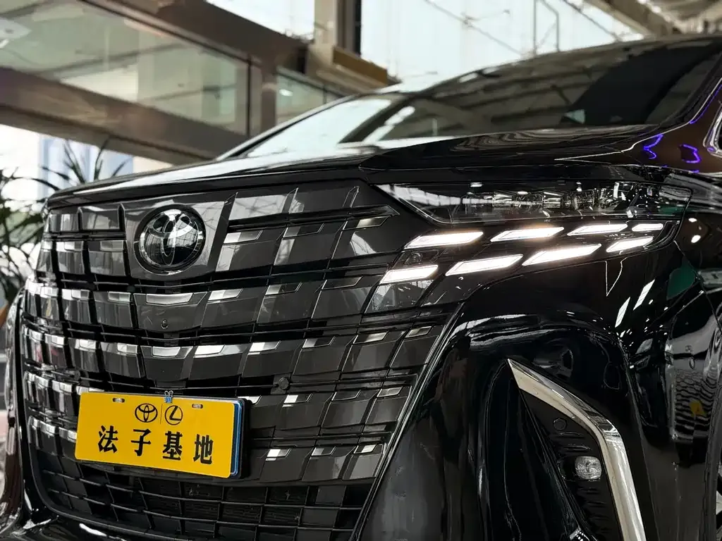 Toyota Alphard 2023 из CN, фото 5