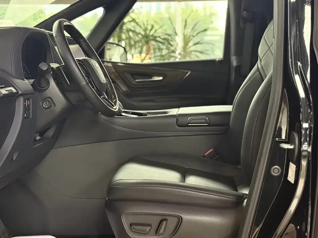Toyota Alphard 2023 из CN, фото 7