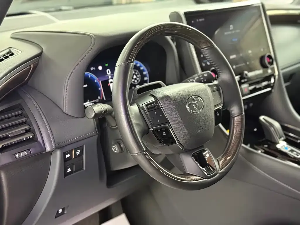Toyota Alphard 2023 из CN, фото 9