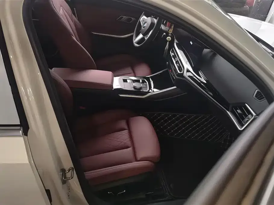 BMW 3 Series 2024 из CN, фото 8