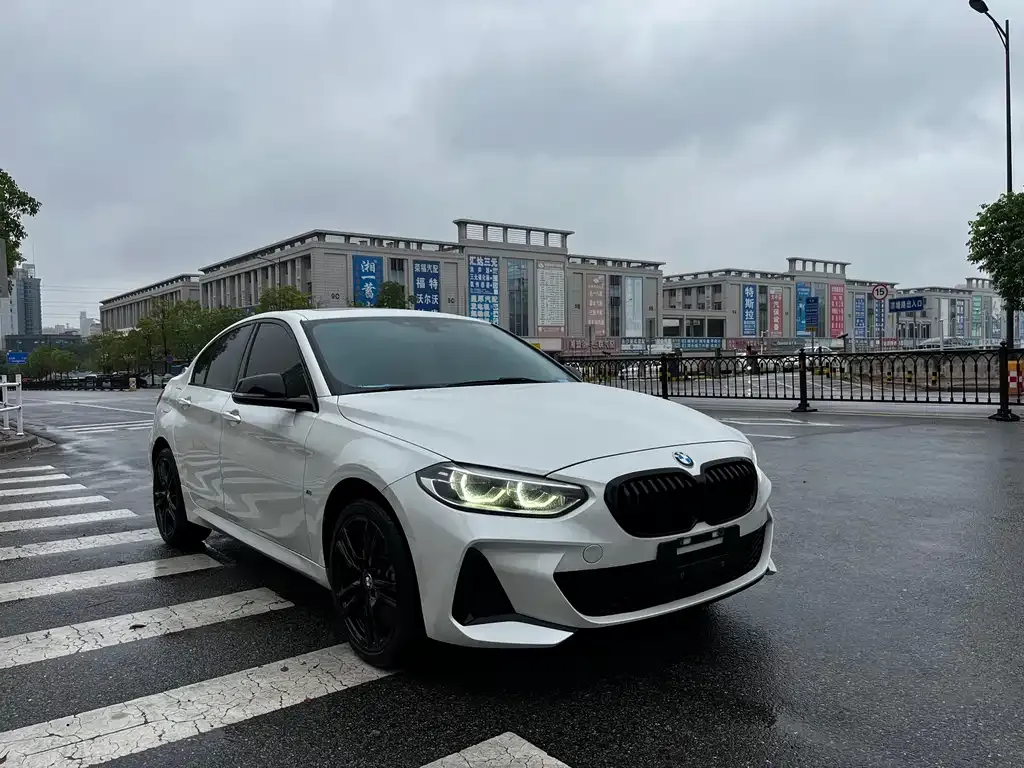 BMW 1 Series 2022 из CN, фото 1