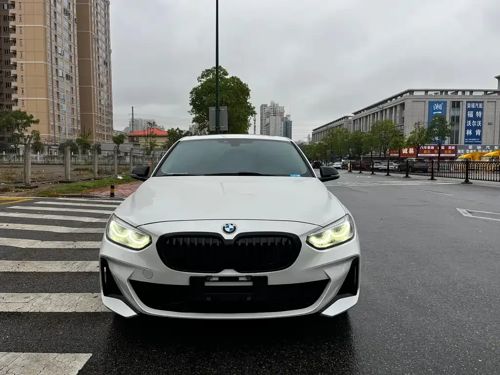 BMW 1 Series 2022 из CN, фото 2