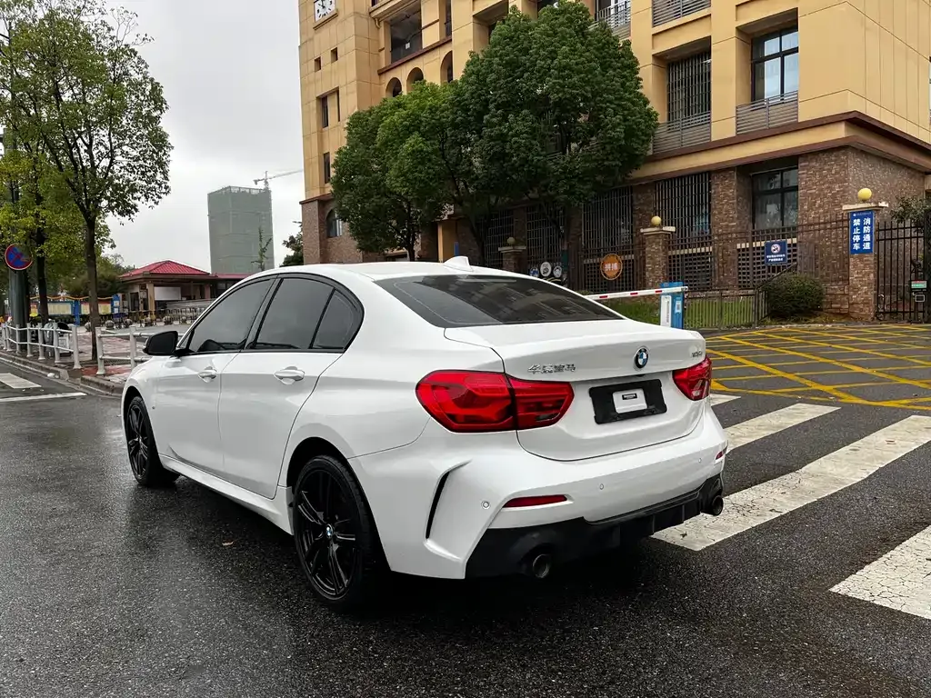 BMW 1 Series 2022 из CN, фото 4