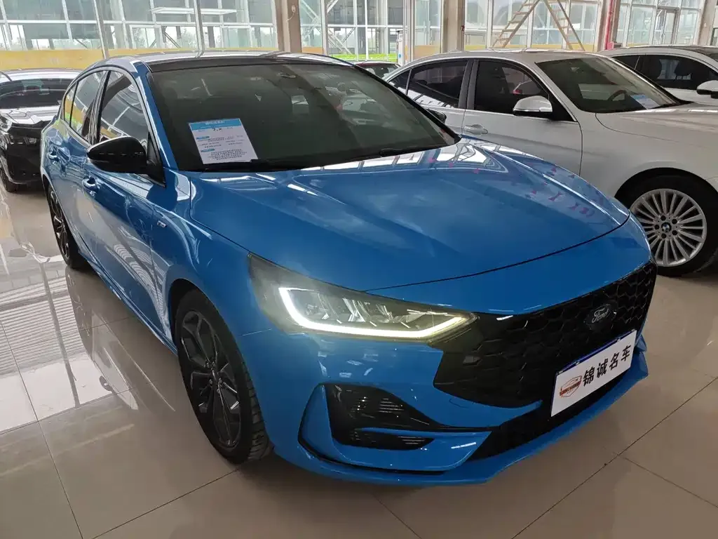 Ford Focus 2022 из CN, фото 4