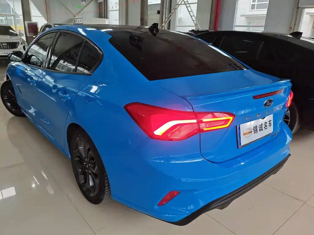 Ford Focus 2022 из CN, фото 8