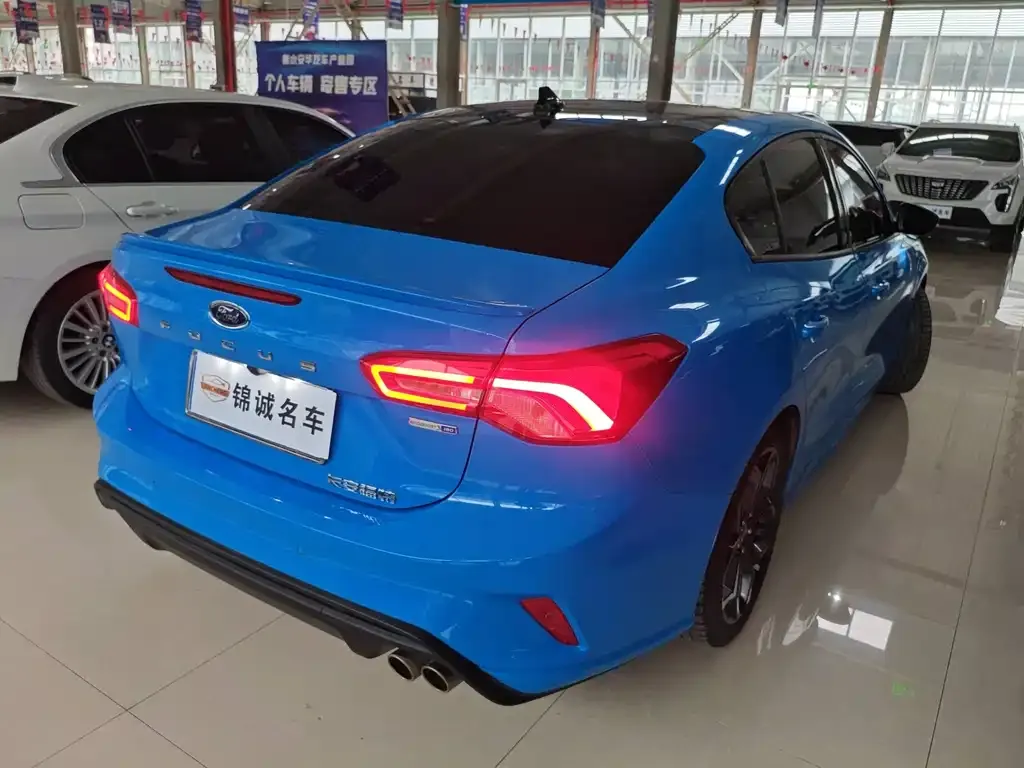 Ford Focus 2022 из CN, фото 9
