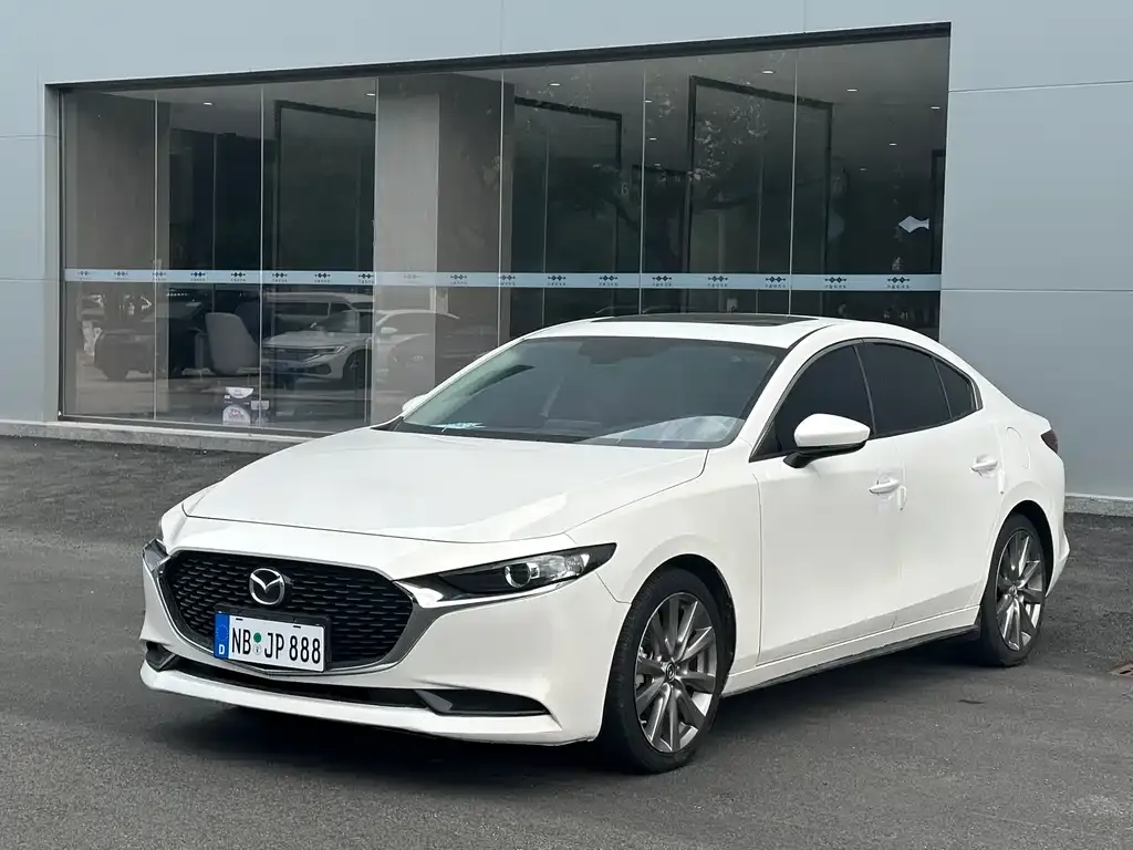 Mazda 3 Axela 2022 из CN, фото 1