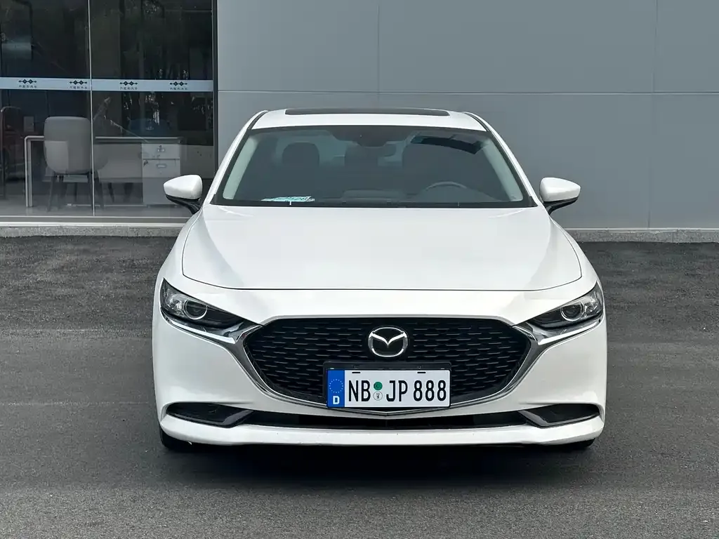 Mazda 3 Axela 2022 из CN, фото 2