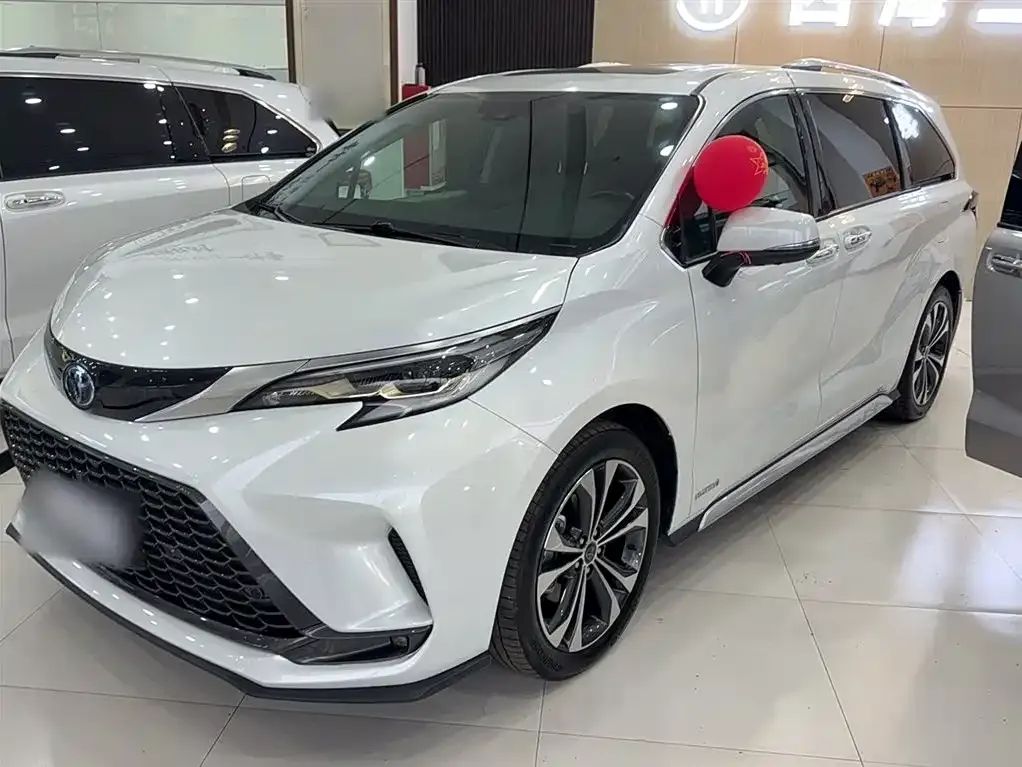 Toyota Granvia 2023 из CN, фото 2