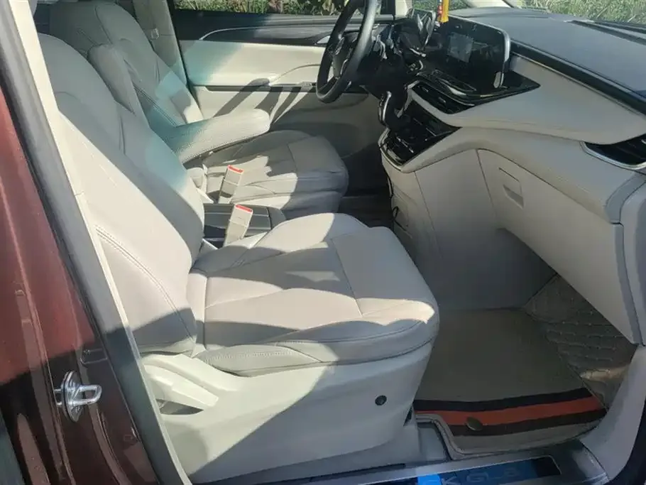 Buick GL8 2023 из CN, фото 8
