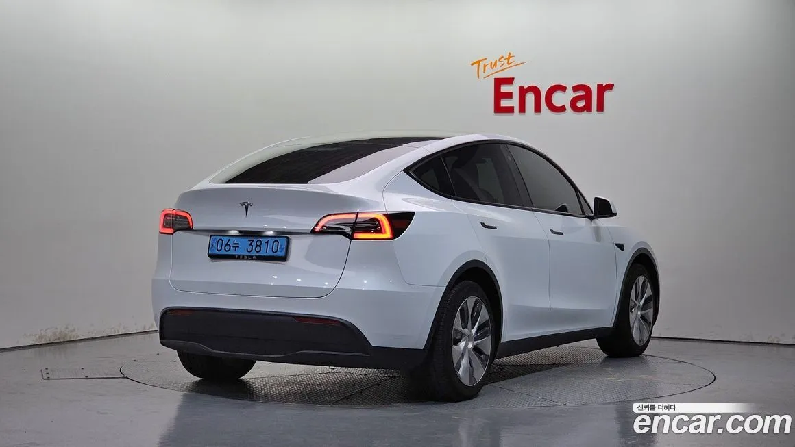 Tesla Model Y 2024 из KR, фото 2