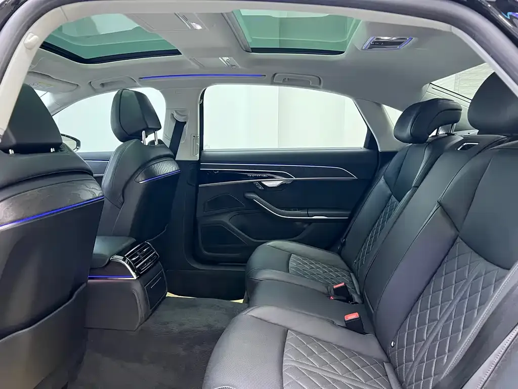 Audi A8 2023 из CN, фото 9