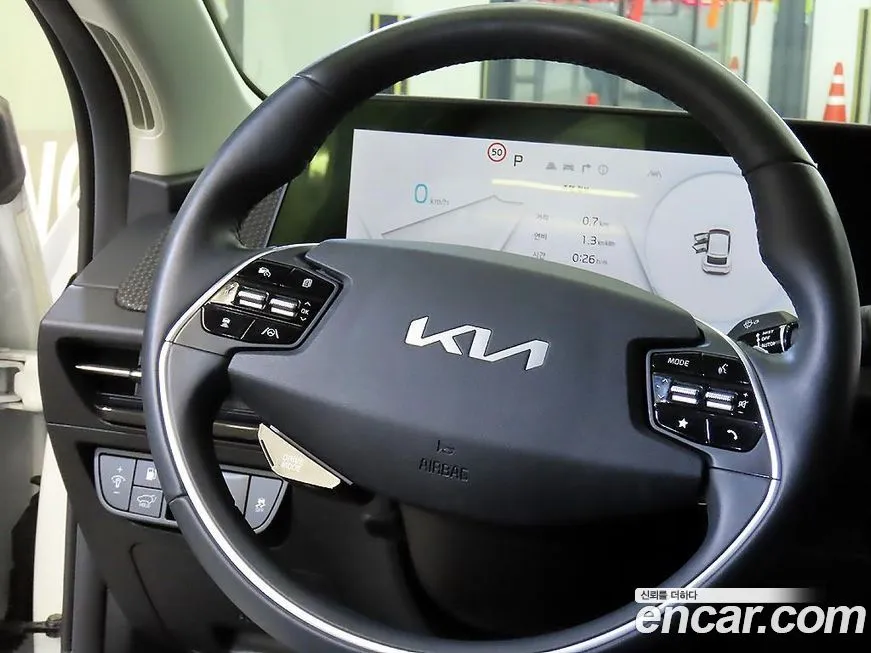 Kia EV6 — фото 8