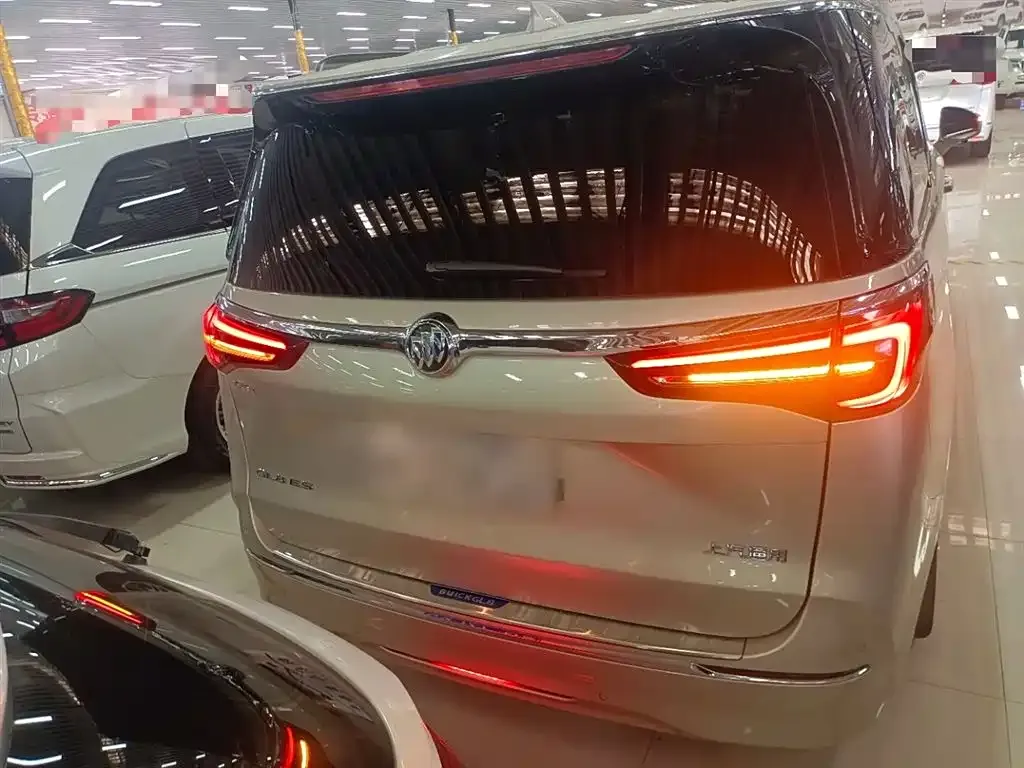 Buick GL8 2021 из CN, фото 6