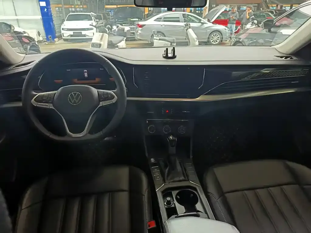 Volkswagen Passat 2022 из CN, фото 4