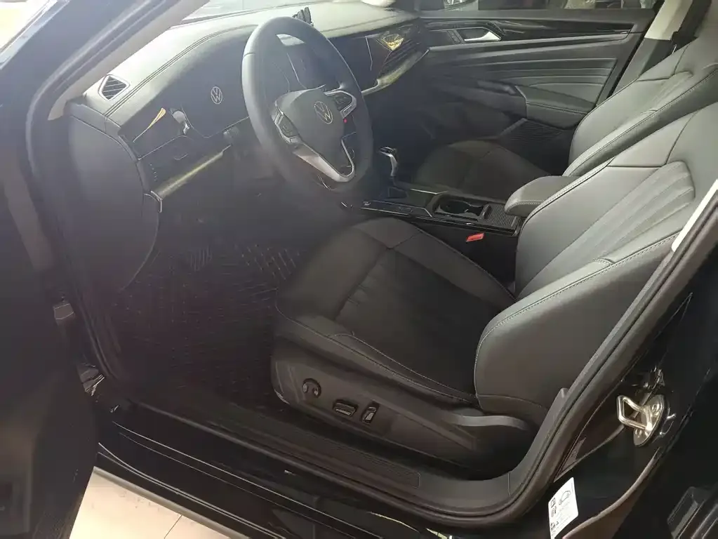 Volkswagen Passat 2022 из CN, фото 6