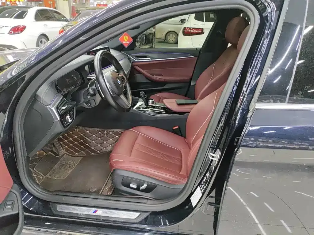 BMW 5 Series 2022 из CN, фото 3