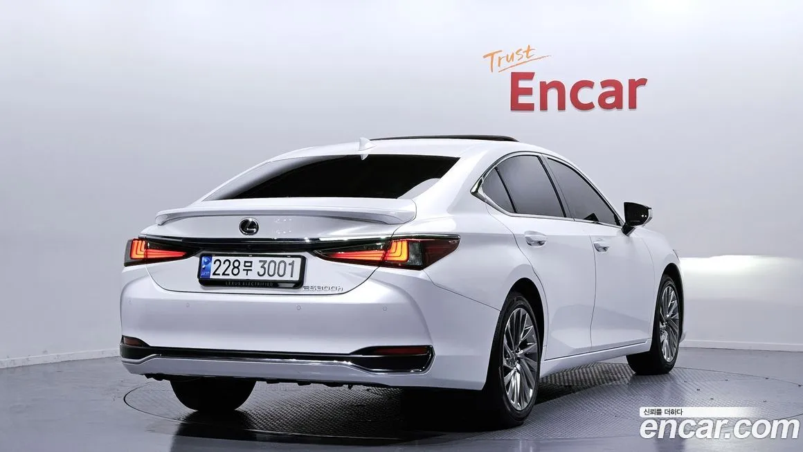 Lexus ES 2025 из KR, фото 2