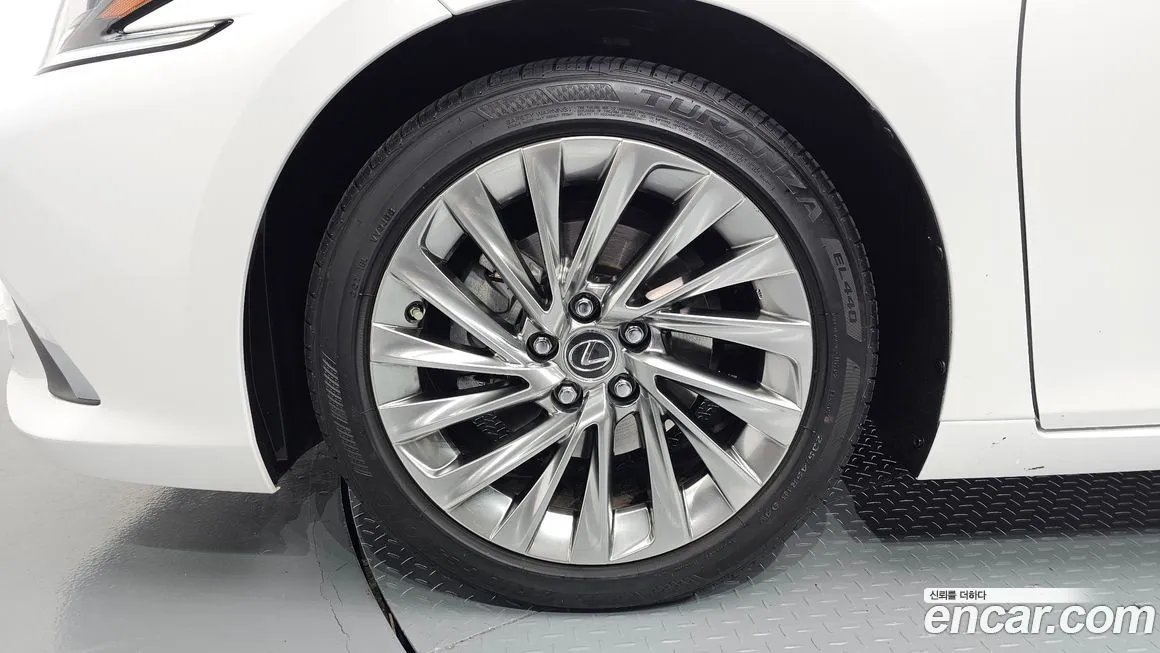 Lexus ES 2025 из KR, фото 5