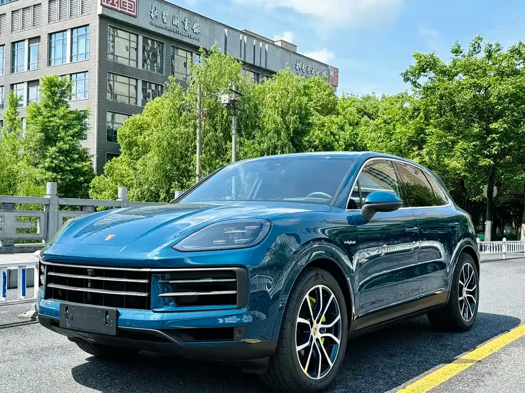 Porsche Cayenne Hybrid 2024 из CN, фото 1