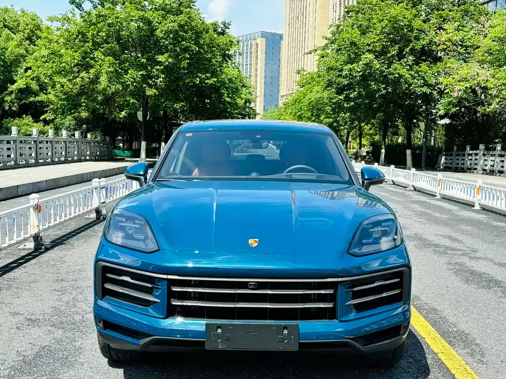 Porsche Cayenne Hybrid 2024 из CN, фото 2