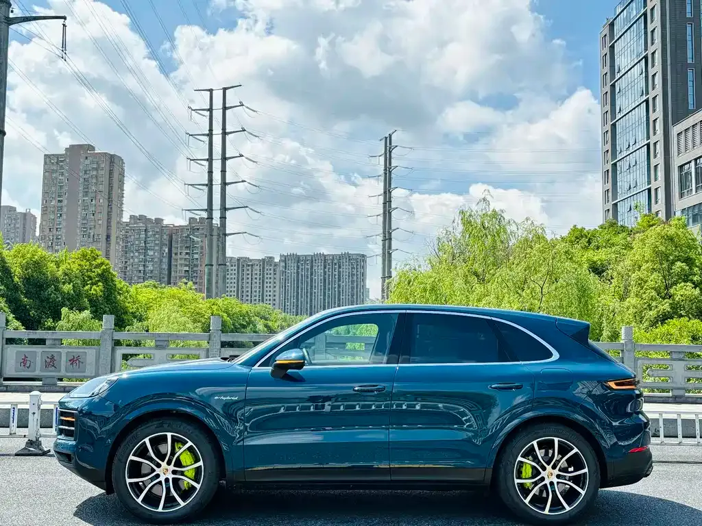 Porsche Cayenne Hybrid 2024 из CN, фото 3
