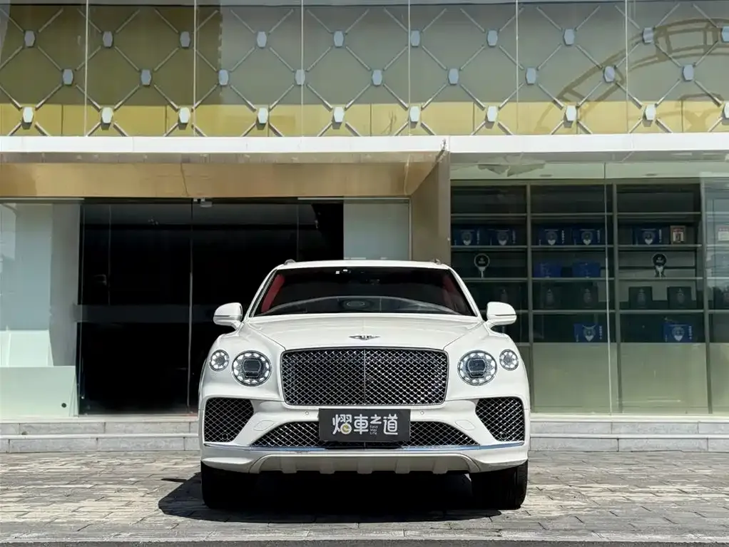 Bentley Bentayga 2021 из CN, фото 2