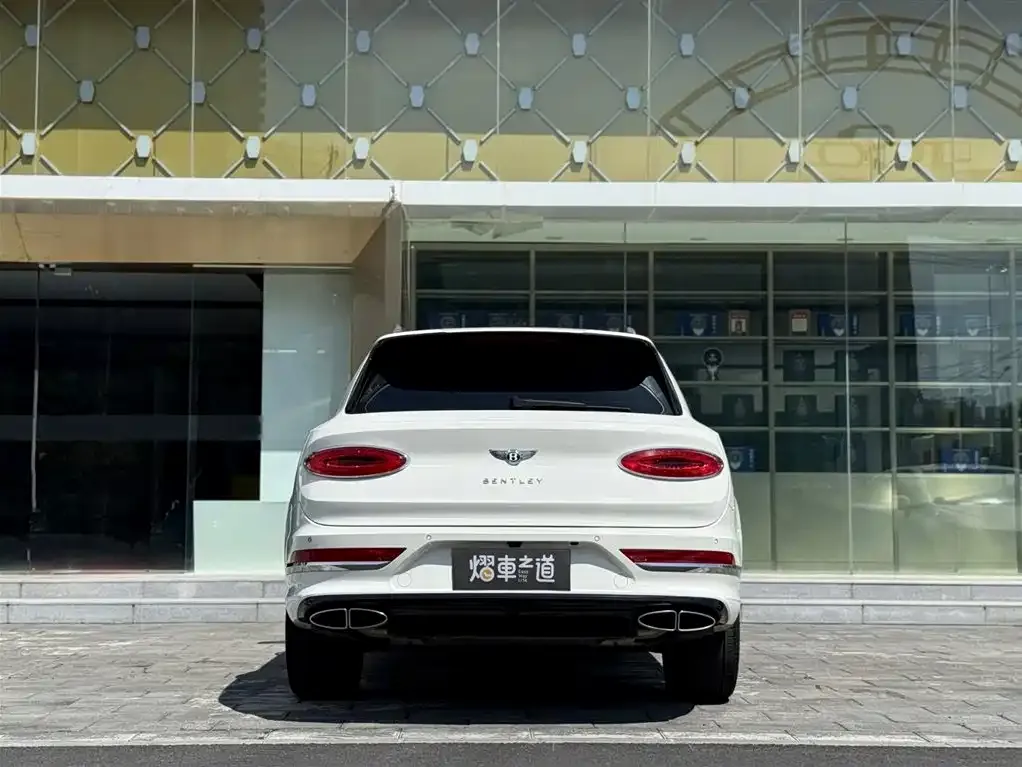 Bentley Bentayga 2021 из CN, фото 4