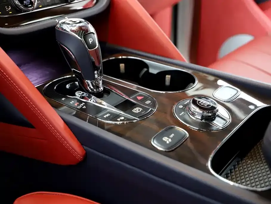 Bentley Bentayga 2021 из CN, фото 8