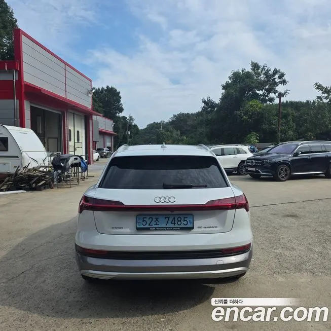 Audi e-tron 2022 из KR, фото 4