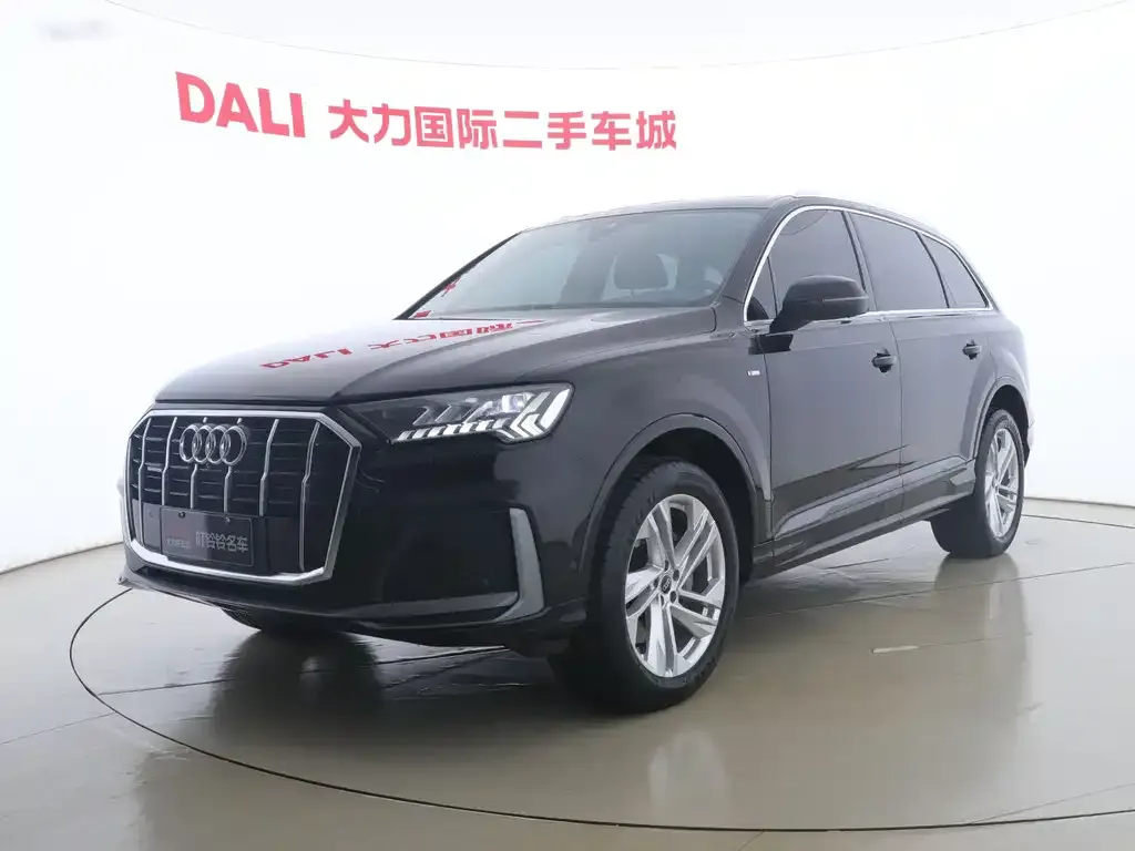 Audi Q7 2024 из CN, фото 1