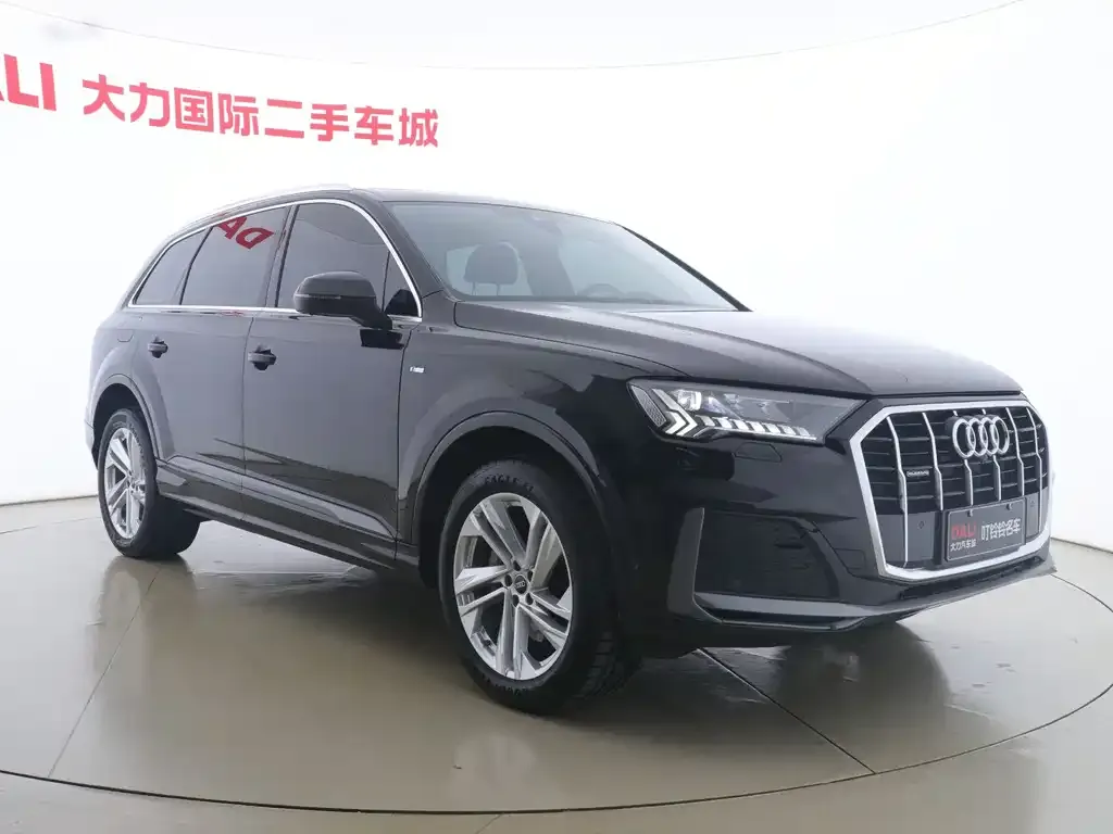 Audi Q7 2024 из CN, фото 3