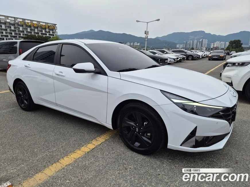 Hyundai AVANTE 2023 из KR, фото 2
