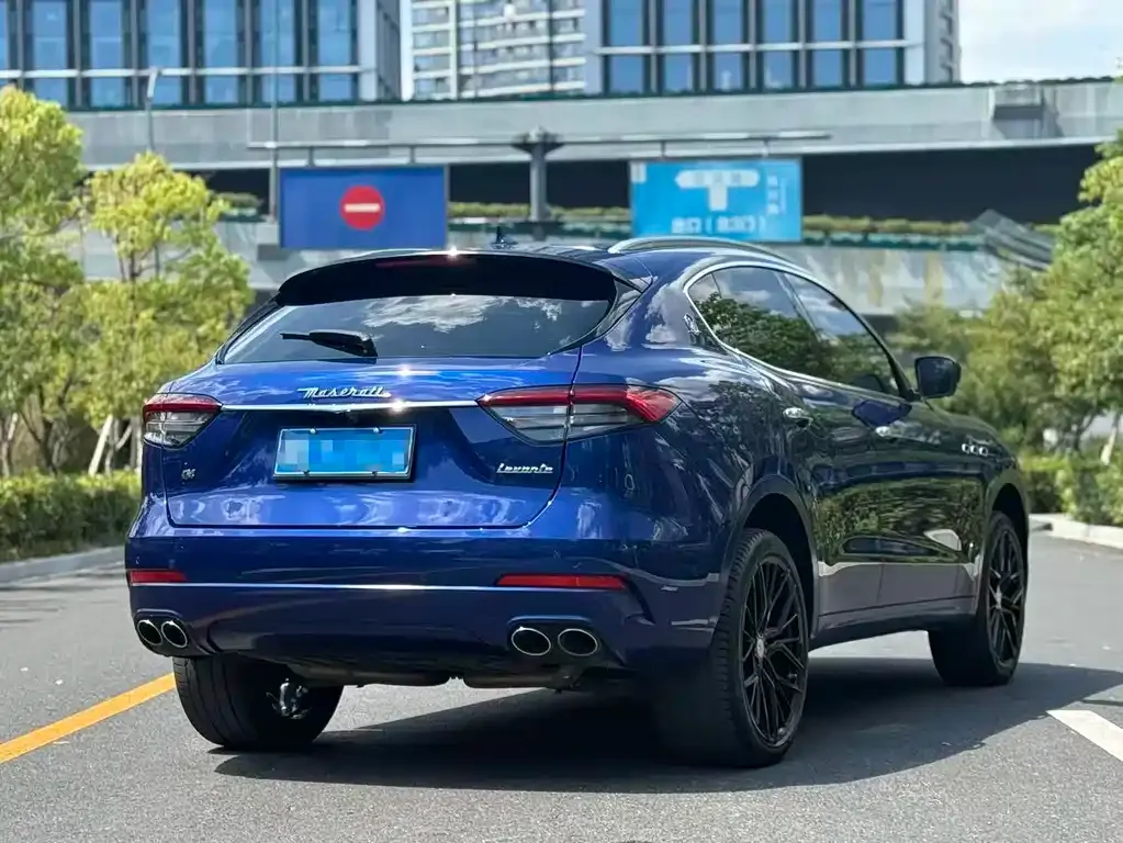 Maserati Levante — фото 6