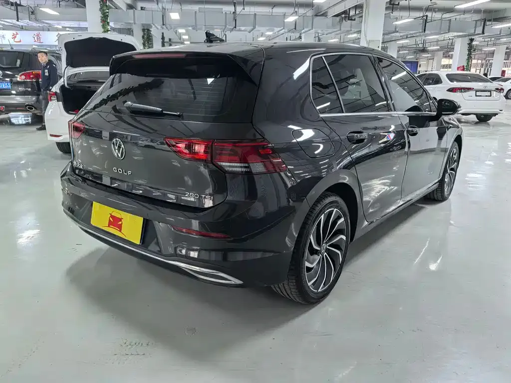 Volkswagen Golf 2021 из CN, фото 4