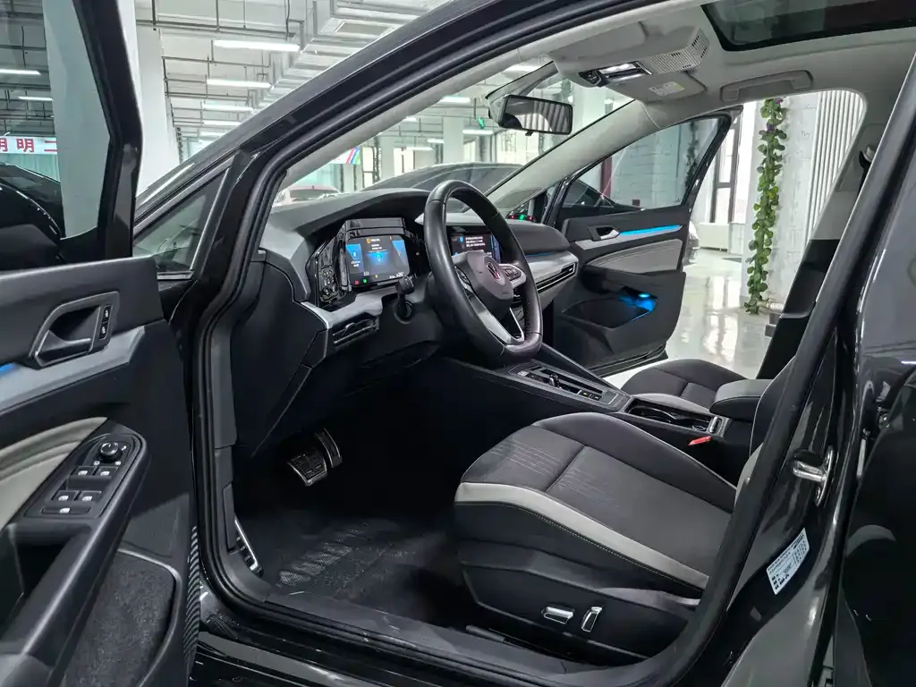 Volkswagen Golf 2021 из CN, фото 8