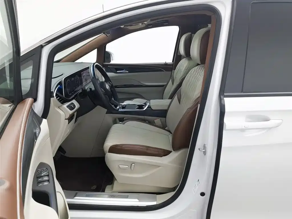 Buick GL8 2023 из CN, фото 10