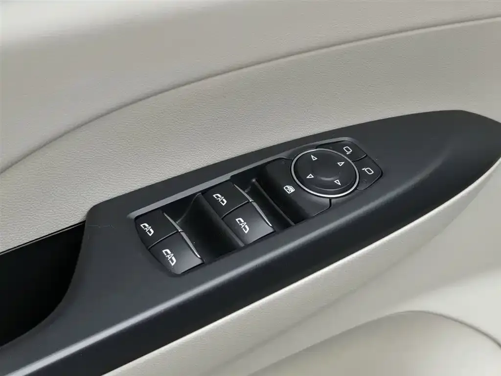 Buick GL8 2023 из CN, фото 9