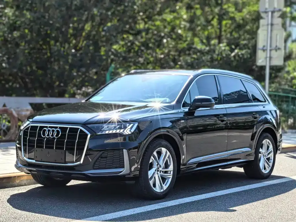 Audi Q7 2024 из CN, фото 1