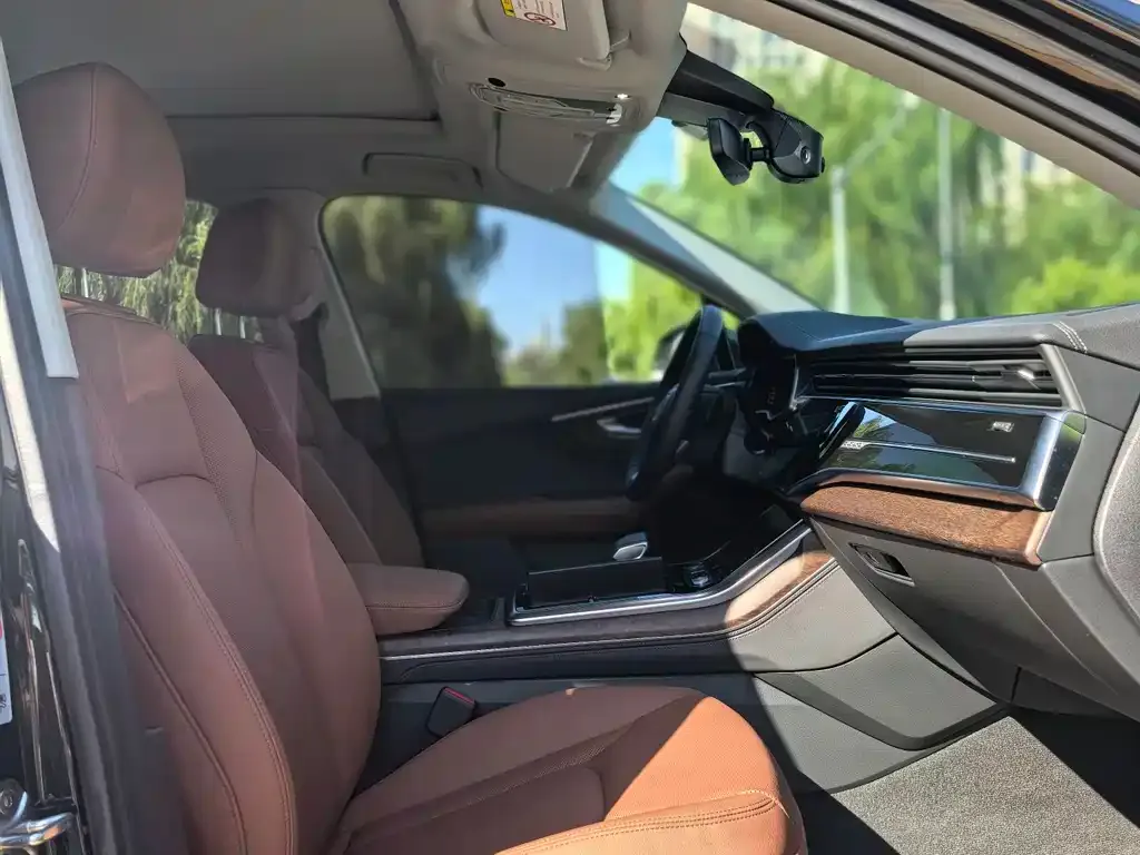 Audi Q7 2024 из CN, фото 10