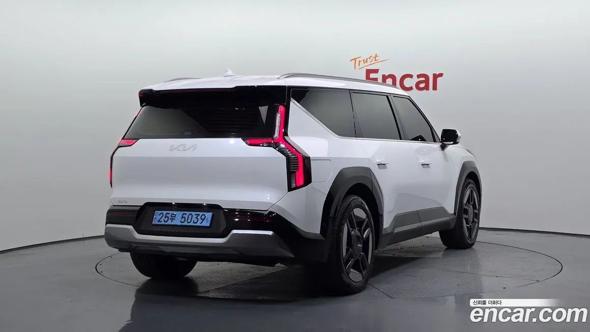 Kia EV9 2024 из KR, фото 2