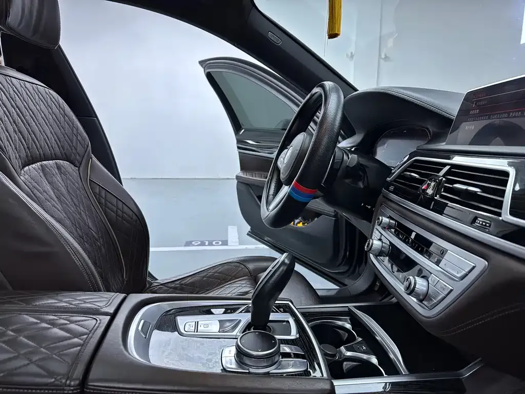 BMW 7 Series 2021 из CN, фото 6