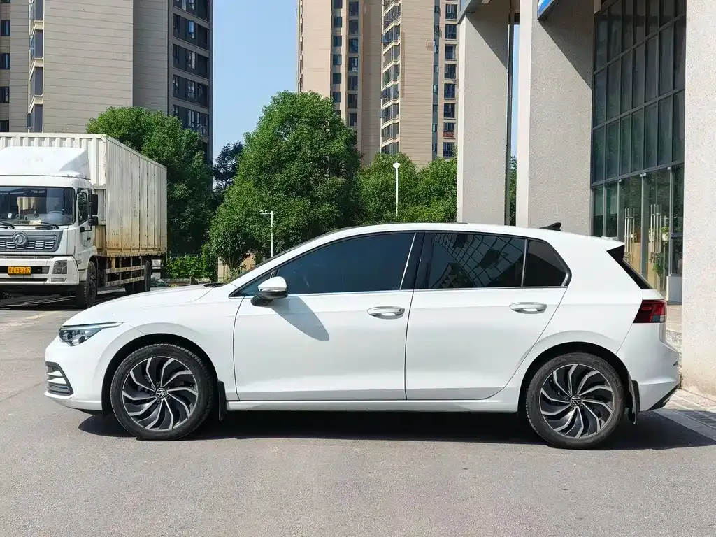 Volkswagen Golf 2022 из CN, фото 4