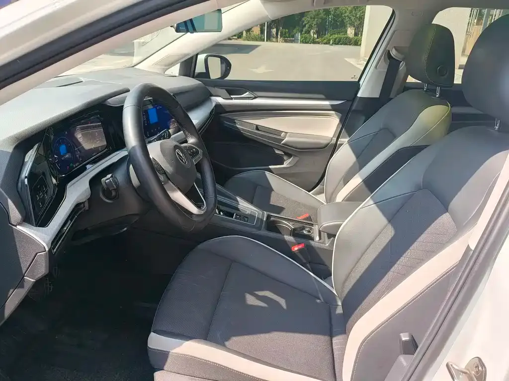 Volkswagen Golf 2022 из CN, фото 8